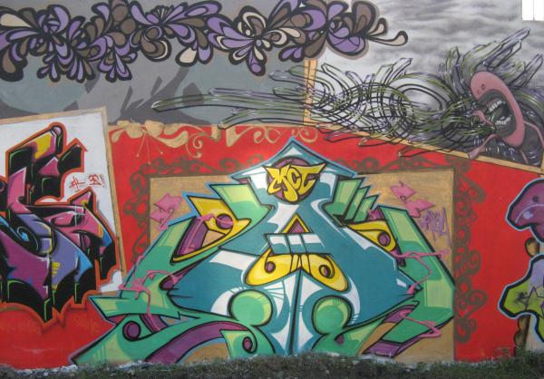 2 graffitis
